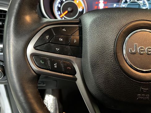 Used 2019 Jeep Cherokee Limited image 19