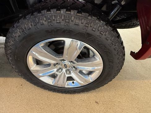 Used 2017 Ford F150 Platinum w/ Equipment Group 701A Luxury image 9