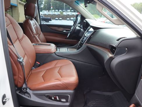Used 2015 Cadillac Escalade ESV Luxury AWD/4WD image 21