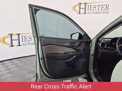 Used 2025 Chevrolet Trax ACTIV w/ Driver Confidence Package FWD image 14