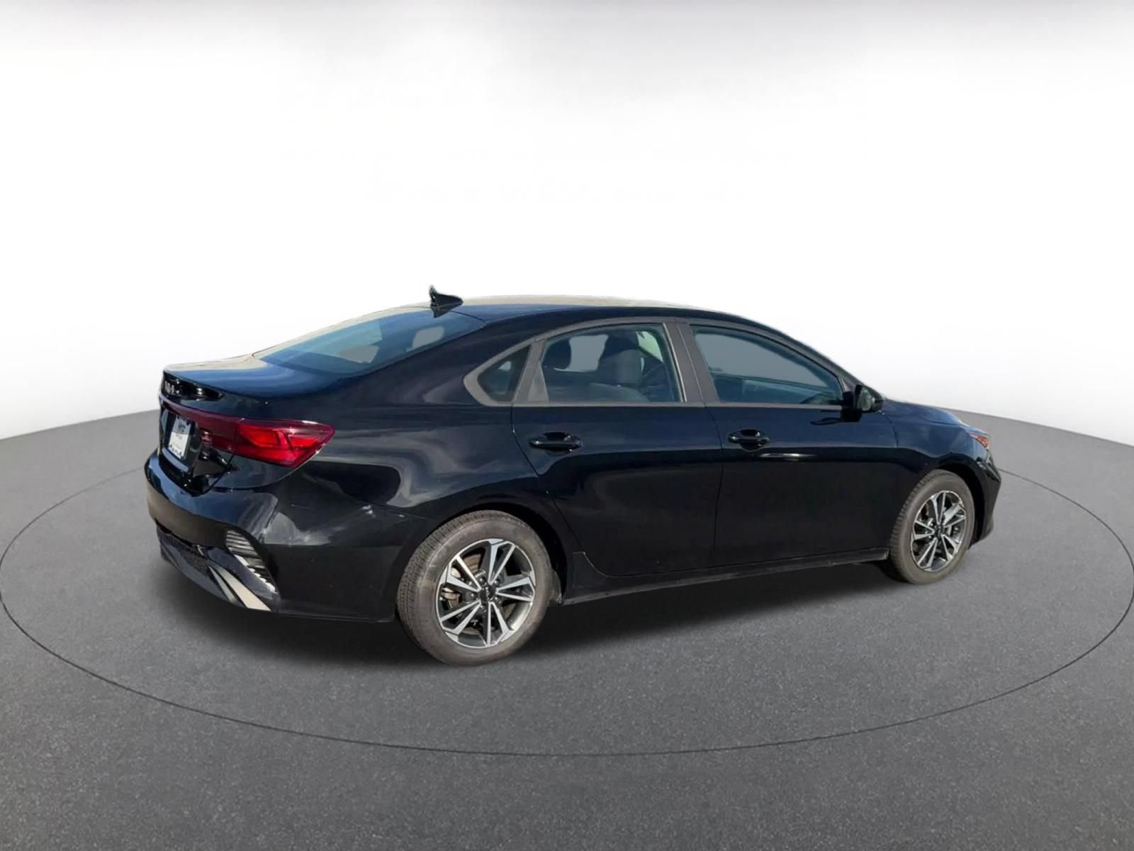 Used 2024 Kia Forte LXS FWD image 14
