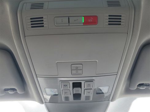 Used 2022 Volkswagen Taos SE image 86