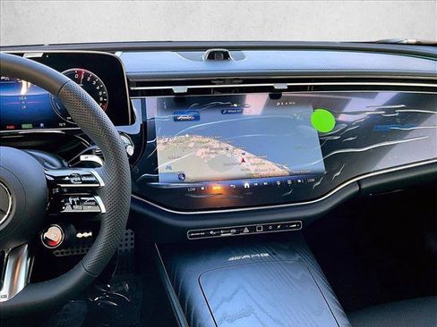 New 2026 Mercedes-Benz E 53 AMG e 4MATIC Sedan image 9