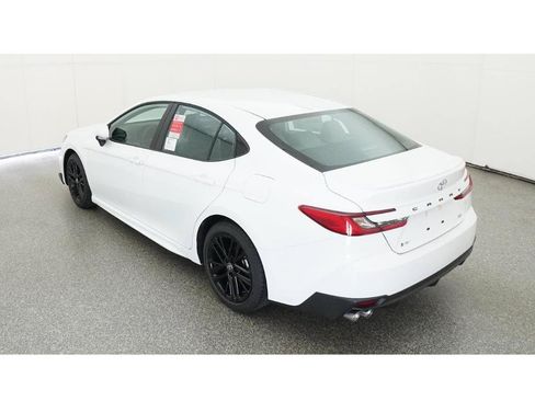 New 2026 Toyota Camry SE FWD image 5