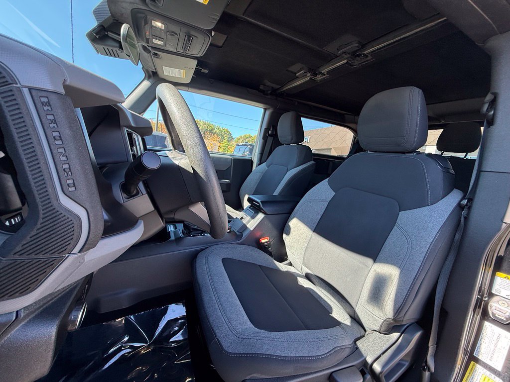 Used 2023 Ford Bronco 2-Door AWD/4WD image 14