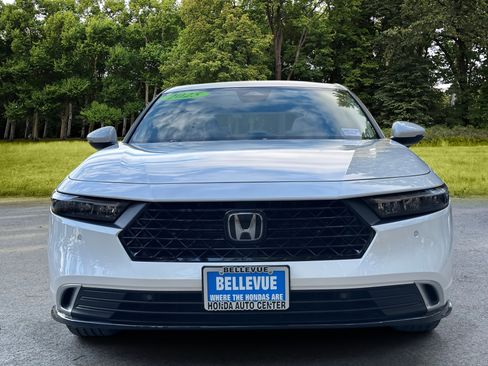 Used 2025 Honda Accord Touring image 2