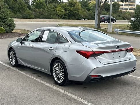 Used 2021 Toyota Avalon Limited image 33