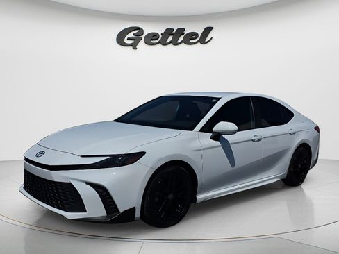 Used 2025 Toyota Camry SE w/ Multimedia Upgrade Package FWD image 1