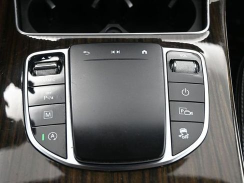 Used 2022 Mercedes-Benz GLC 300 image 3