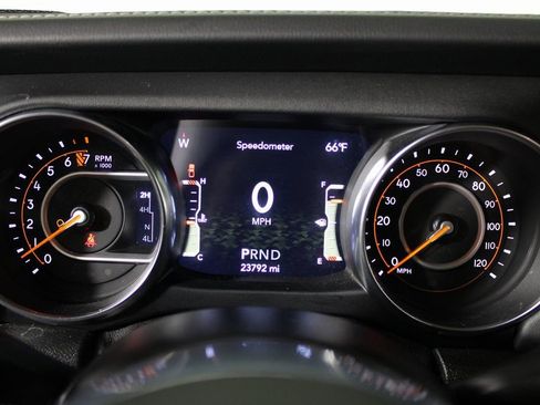 Used 2020 Jeep Gladiator Overland image 18