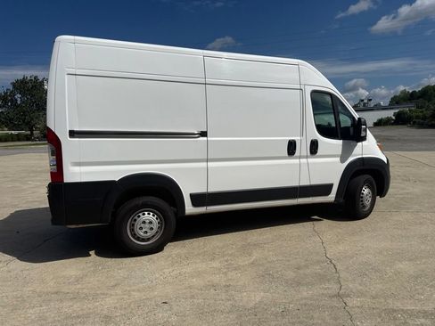 Used 2025 RAM ProMaster 2500 w/ Convenience Group FWD image 15