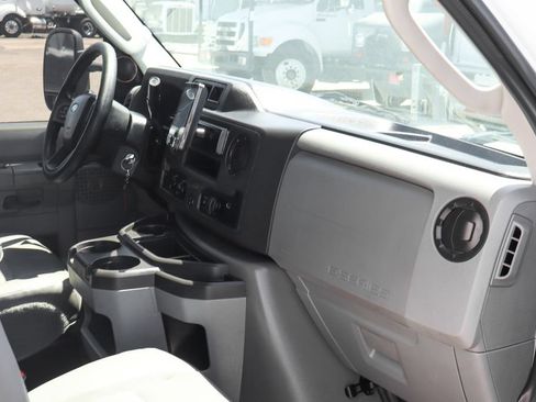 Used 2024 Ford E-450 and Econoline 450 Super Duty w/ Power Windows & Locks Group RWD image 33