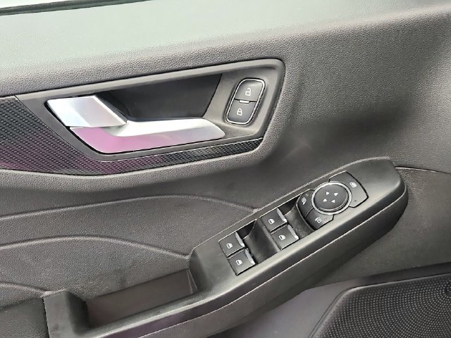 Used 2025 Ford Escape ST-Line FWD image 16