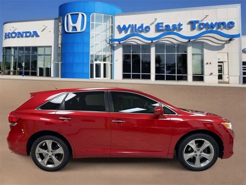 Used 2012 Toyota Venza XLE image 9