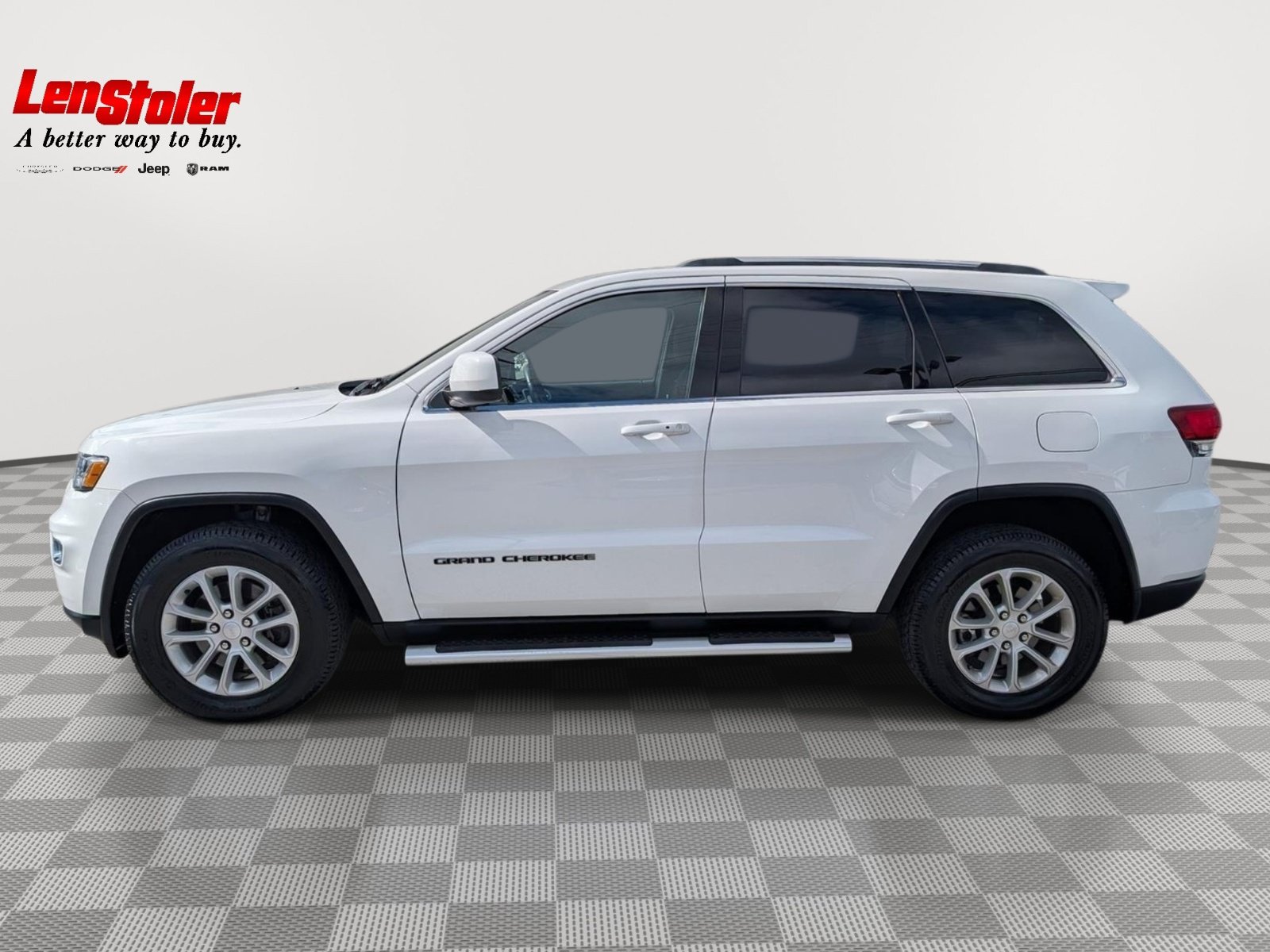 Used 2021 Jeep Grand Cherokee Laredo AWD/4WD image 2