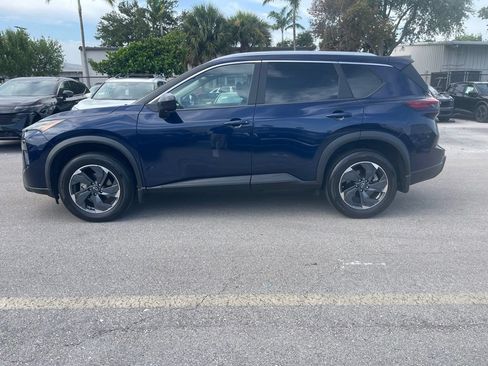 Certified 2025 Nissan Rogue SV FWD image 2