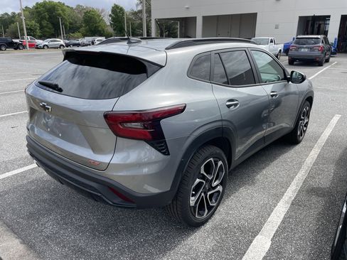 Used 2024 Chevrolet Trax RS image 13