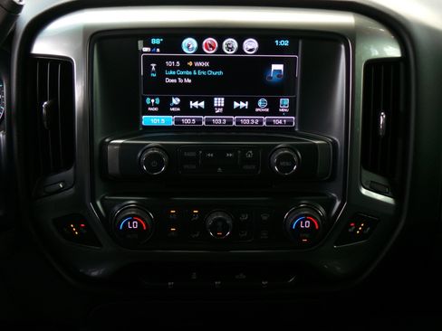 Used 2018 Chevrolet Silverado 1500 LT w/ All Star Edition RWD image 9