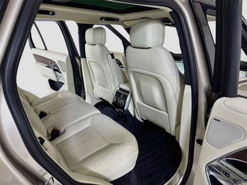 Used 2025 Land Rover Range Rover SE AWD/4WD image 27