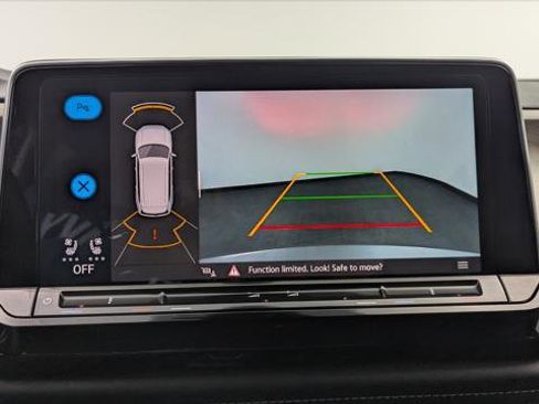 Used 2025 Volkswagen Atlas SE image 30