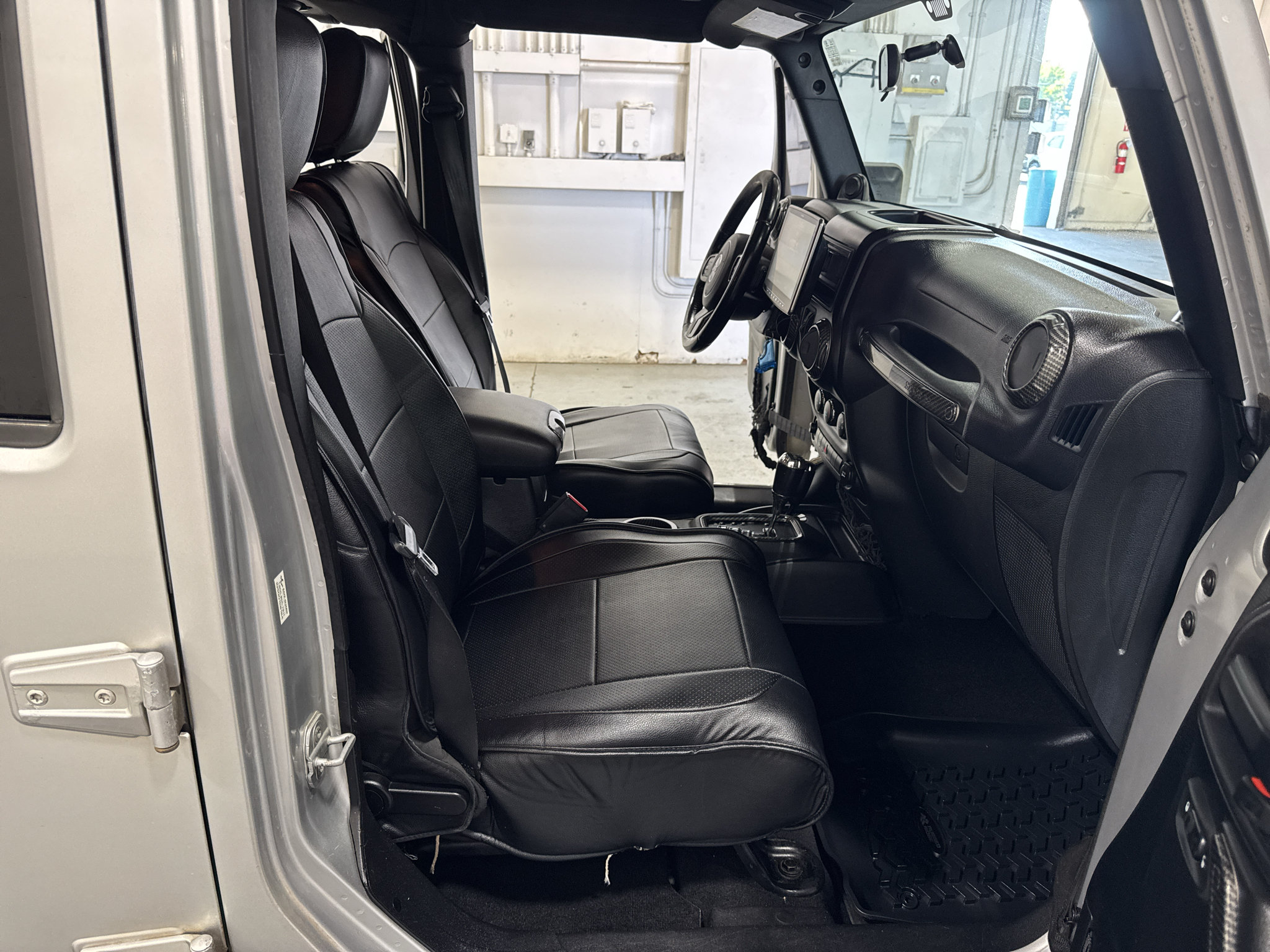 Used 2012 Jeep Wrangler Unlimited Sport AWD/4WD image 42