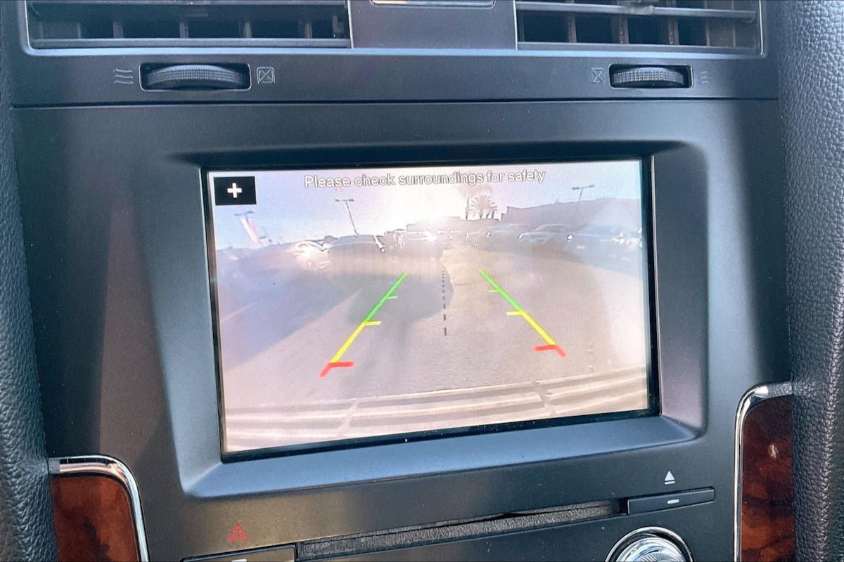 Used 2016 Lincoln Navigator Select RWD image 21