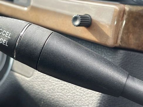 Used 2011 Mercedes-Benz E 350 4MATIC Sedan w/ Premium 1 Pkg image 21