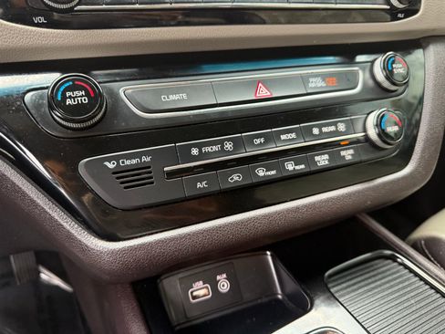 Used 2016 Kia Sedona SX Limited w/ Option Group 030 image 33