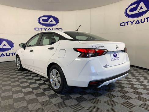 Used 2021 Nissan Versa S FWD image 5