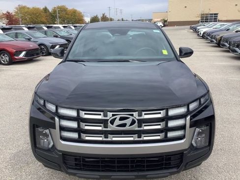 Certified 2025 Hyundai Santa Cruz SE image 9