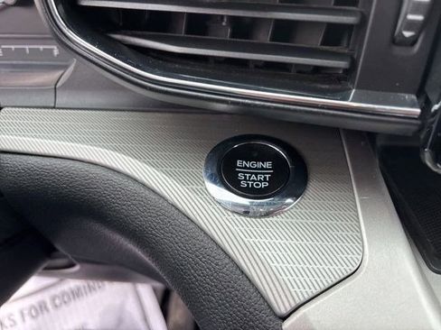 Used 2021 Ford Explorer XLT w/ XLT Sport Appearance Package image 20