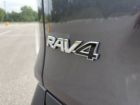 Used 2025 Toyota RAV4 XLE AWD/4WD image 31