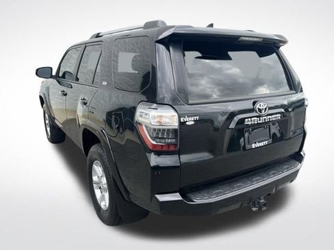 Used 2022 Toyota 4Runner SR5 AWD/4WD image 6