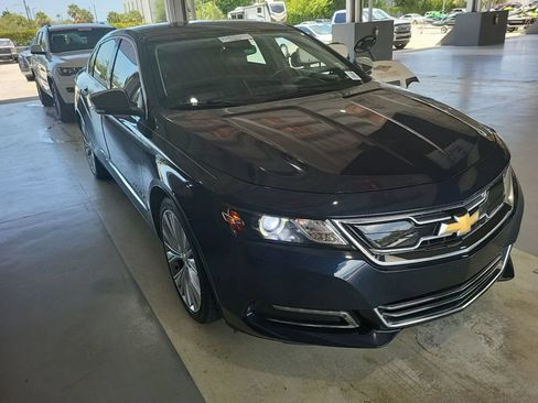 Used 2016 Chevrolet Impala LTZ w/ Enhanced Convenience Package FWD image 2