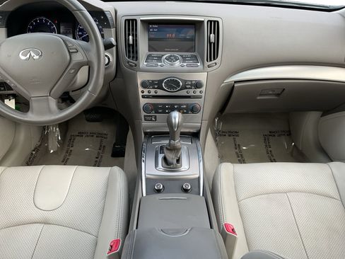 Used 2013 INFINITI G37 Journey RWD image 10