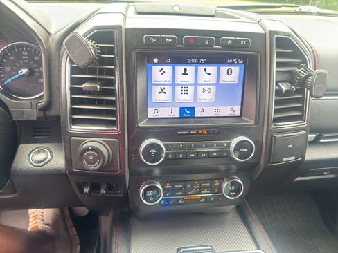 Used 2019 Ford Expedition Limited w/ Equipment Group 303A AWD/4WD image 7