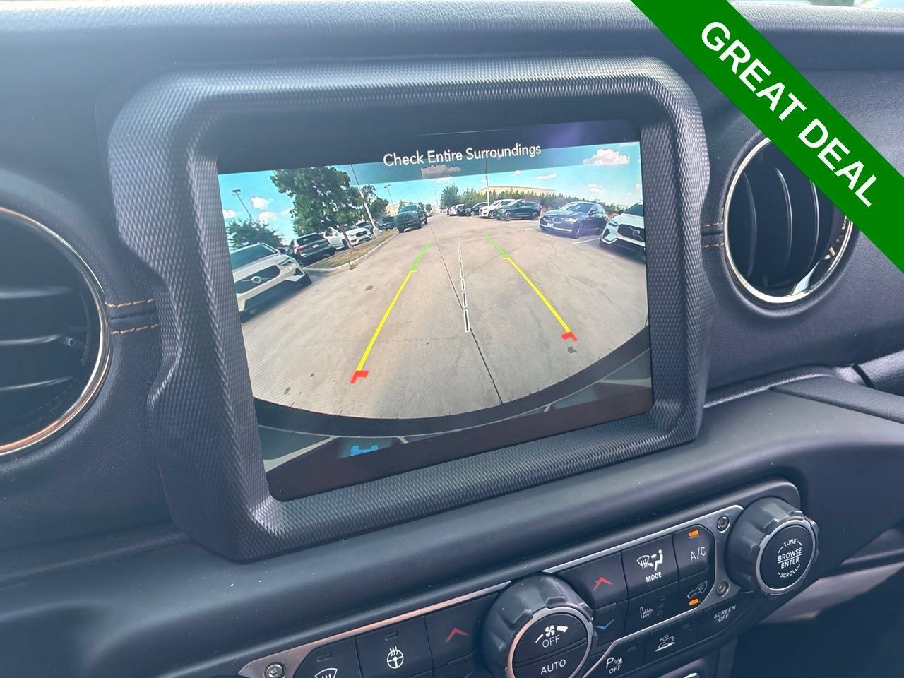 Used 2023 Jeep Wrangler Unlimited Sahara AWD/4WD image 22