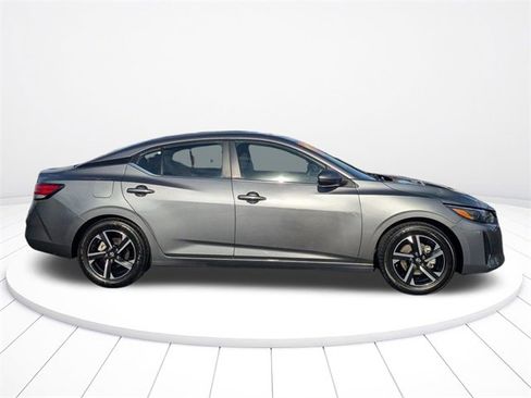 Used 2024 Nissan Sentra SV image 10