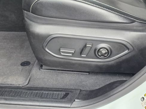 Used 2023 Jeep Grand Cherokee L Laredo RWD image 22