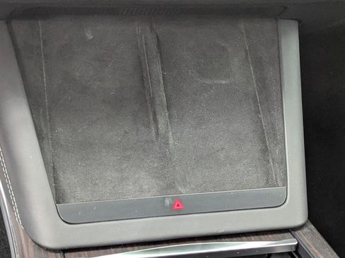 Used 2025 Tesla Model X image 25