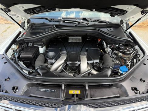 Used 2018 Mercedes-Benz GLS 550 4MATIC image 36