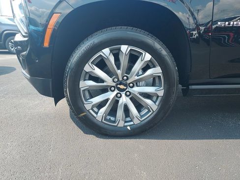 New 2026 Chevrolet Suburban High Country AWD/4WD image 10