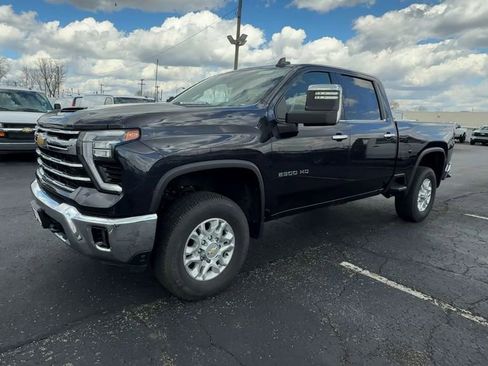 Used 2024 Chevrolet Silverado 2500 LTZ AWD/4WD image 4