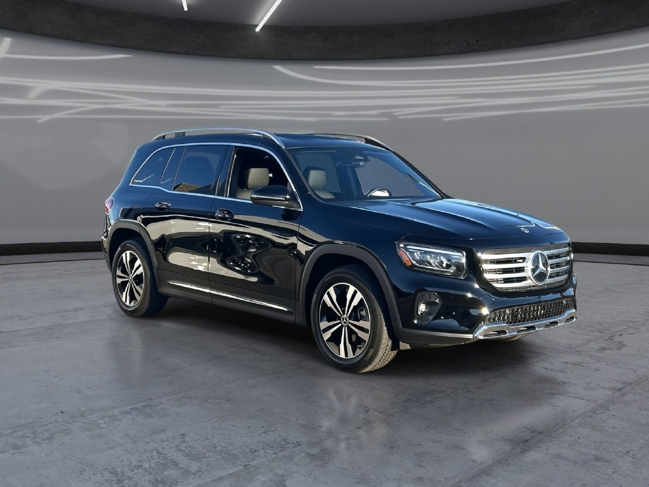 Used 2025 Mercedes-Benz GLB 250 image 2