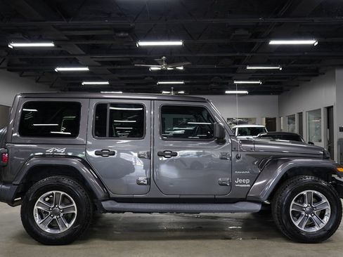 Used 2019 Jeep Wrangler Unlimited Sahara AWD/4WD image 6