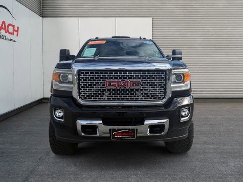 Used 2015 GMC Sierra 2500 Denali w/ Duramax Plus Package image 5