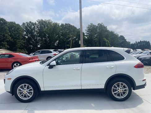 Used 2016 Porsche Cayenne AWD/4WD image 4