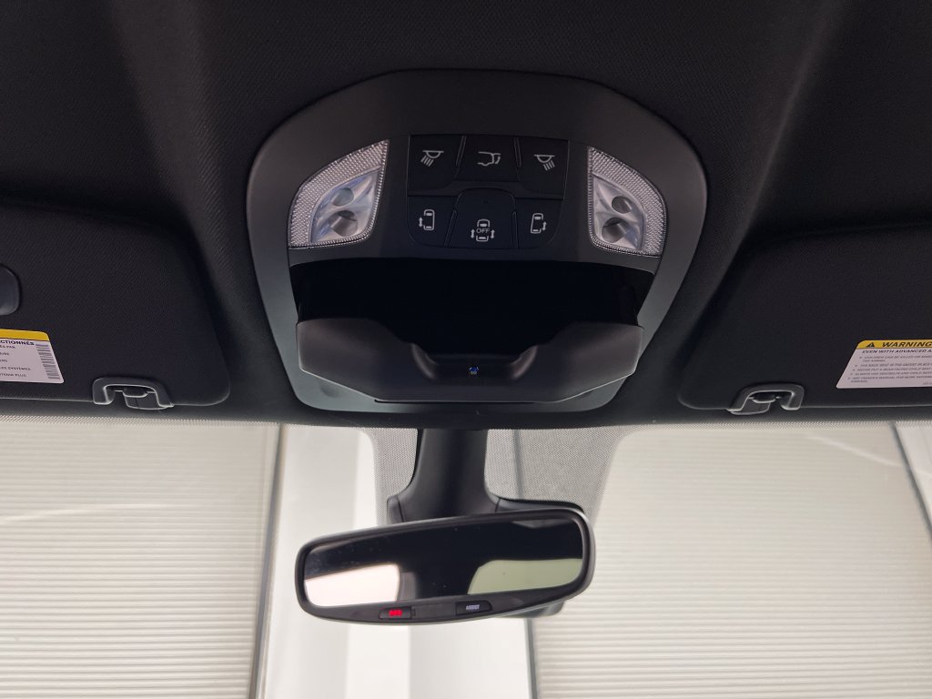 Used 2027 Chrysler Pacifica Select FWD image 75