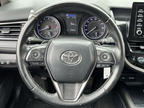Used 2022 Toyota Camry SE image 11