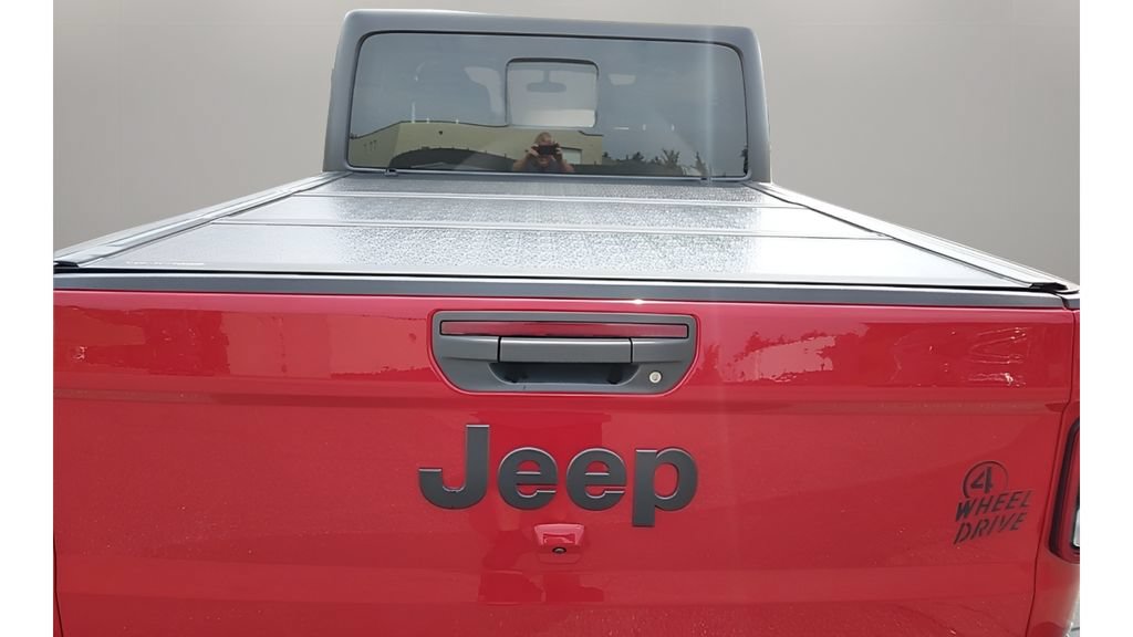 Used 2021 Jeep Gladiator Sport AWD/4WD image 32